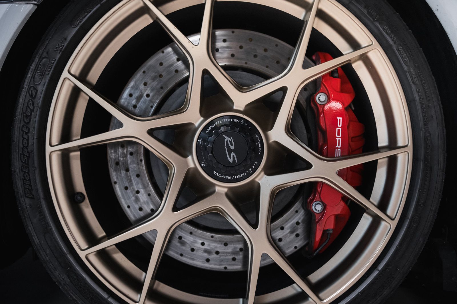 Fahrzeugabbildung Porsche 718 GT4 RS-Weissach-Clubsport-Lift-LED-Kam.-90 L