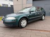 Volkswagen Rentnerfahrzeug VW Passat Variant 1.6 Allw... - gebrauchte VW Passat Variant aus dem Jahr 2003