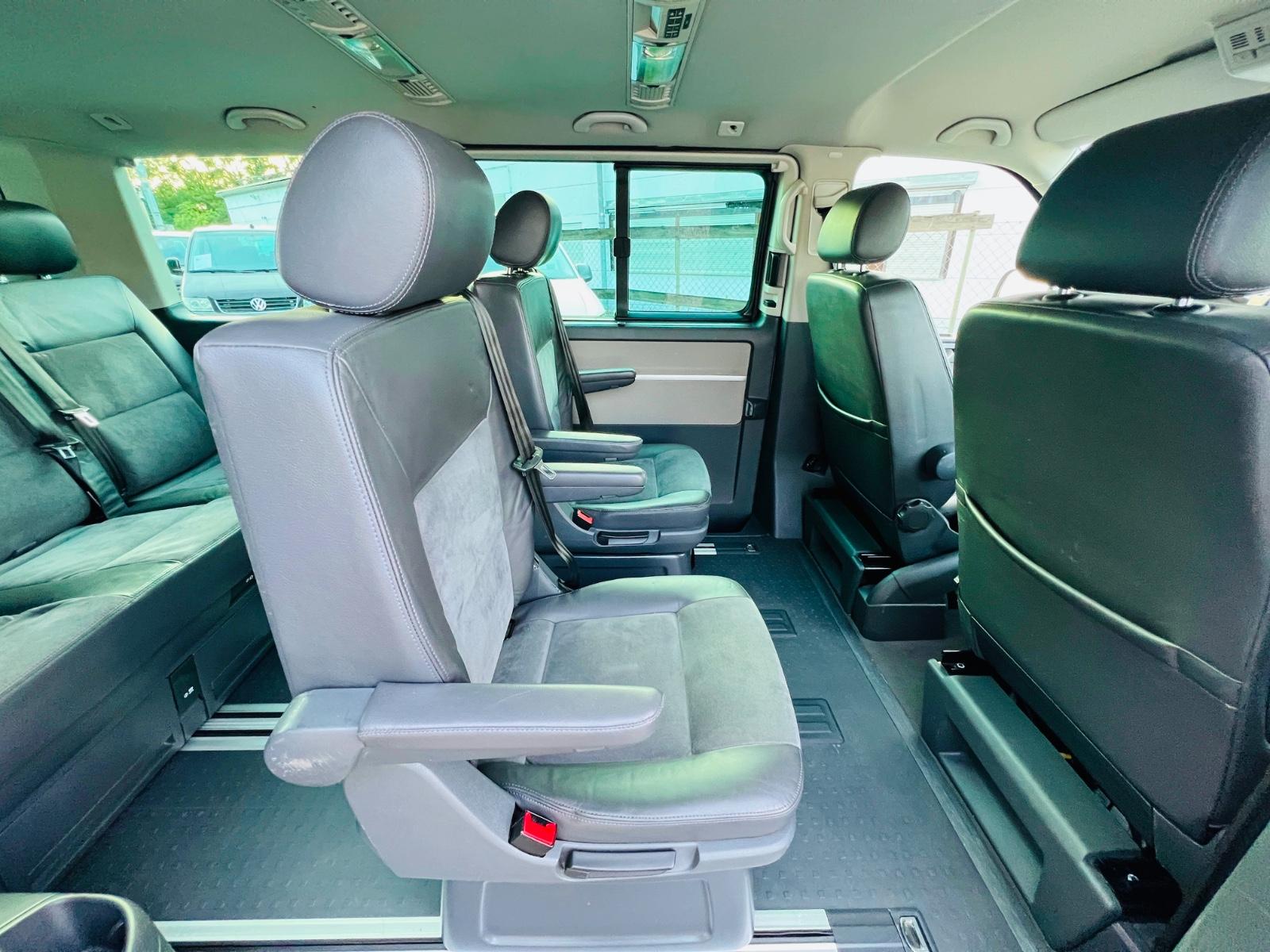 VOLKSWAGEN T5 MULTIVAN UNITED 2.5 TDI 174ch 4MOTION - 7 PLACES - 2 PORTES COULISSANTES ÉLECTRIQUES - ALCANTARA/CUIR - GPS - CHAUFFAGE AUXILIAIRE
