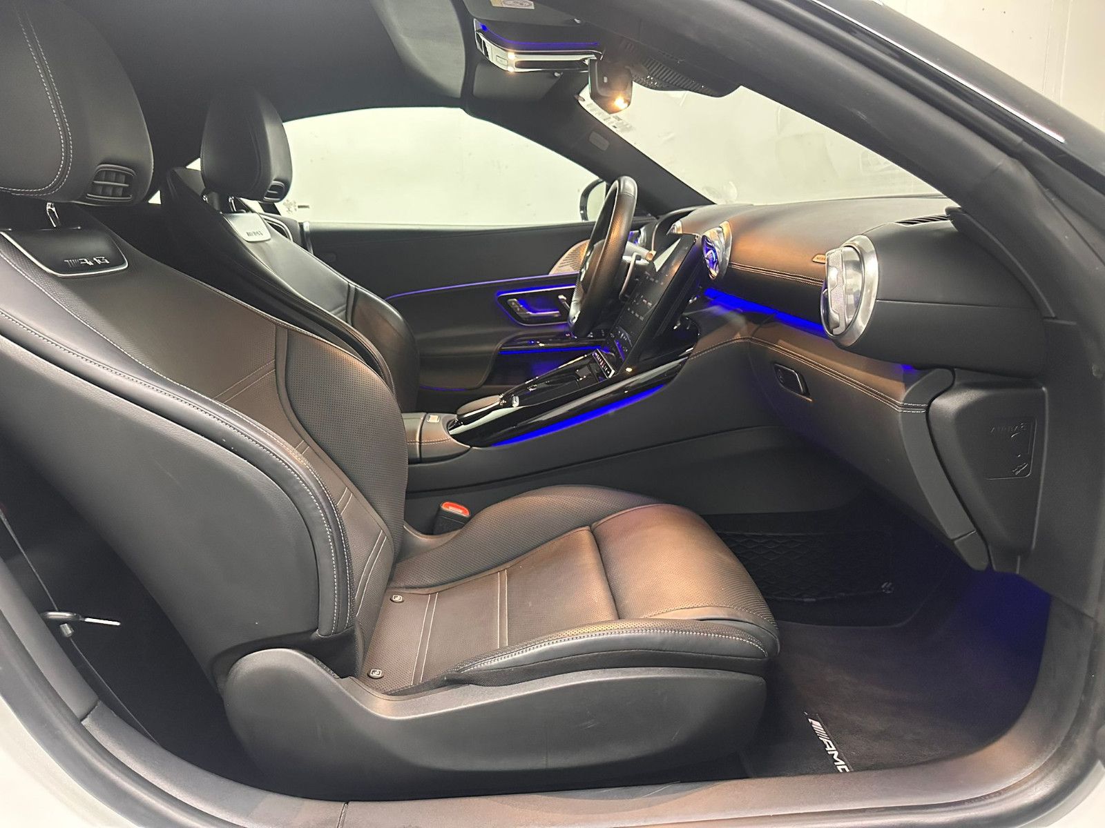 Fahrzeugabbildung Mercedes-Benz SL 63 4MATIC+ *AERODYNAMIK*HEADUP*BURMESTER*