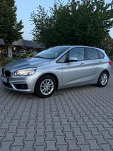 BMW 218d  Advantage  Scheckheft  TÜV Neu