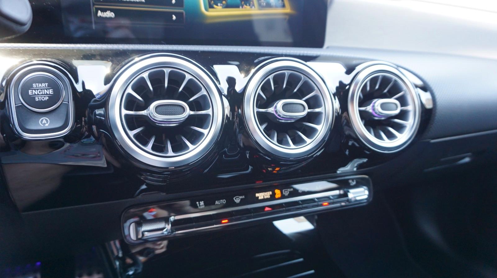 Mercedes-Benz 180 A180 AMG Night. MBUX LED Burmester Kamera Sitzh., миниатюра 15