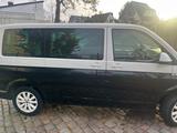 Volkswagen T6 Caravelle - Volkswagen T6 mit Benzin-Antrieb: Automatik