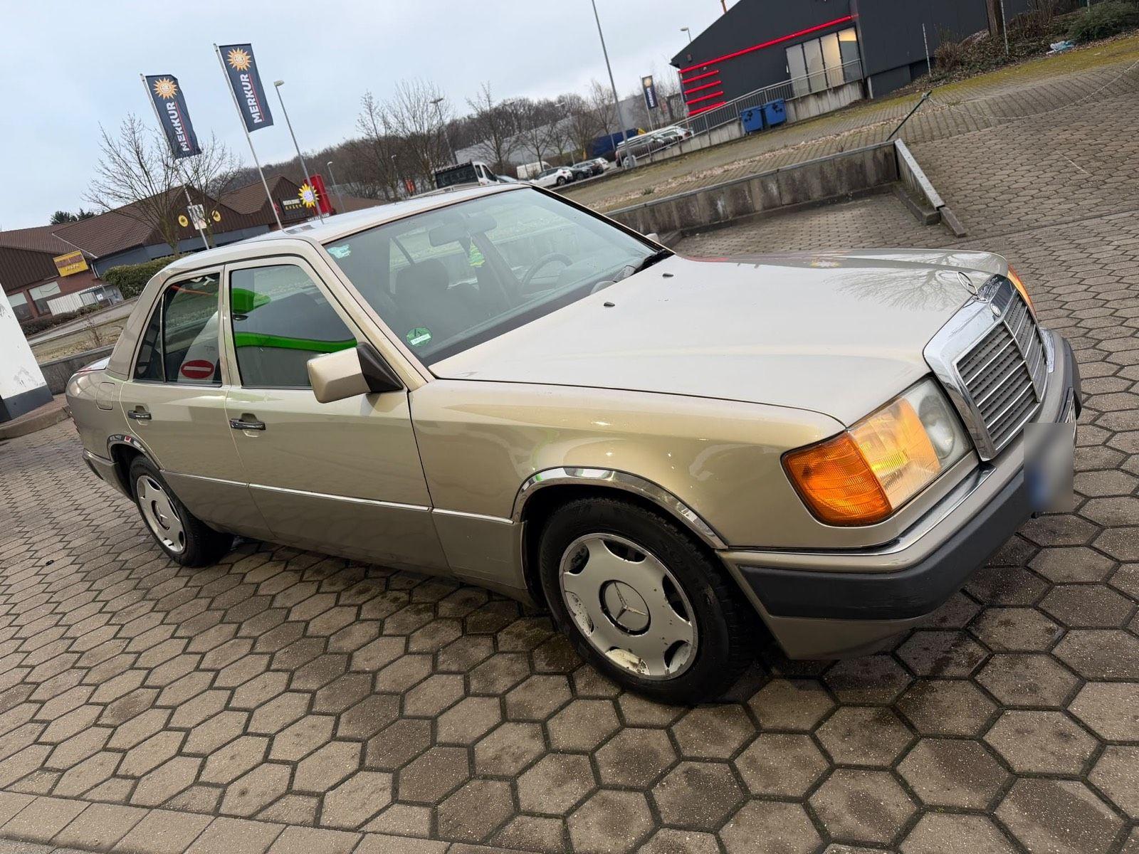 Mercedes-Benz 200
