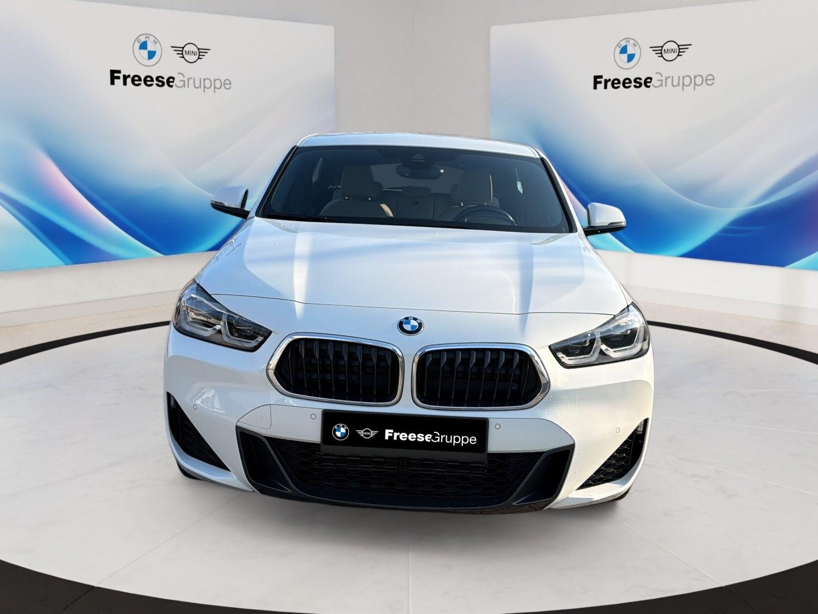 BMW X2 sDrive20i RFK LORDOSE SPORTSITZE LED SHZ DAB, миниатюра 2