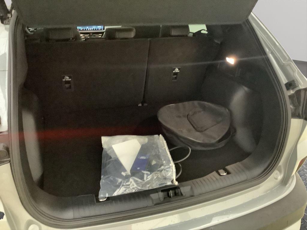 Fahrzeugabbildung Ford Kuga Plug-In Hybrid Active X HUD Navi B&O LED