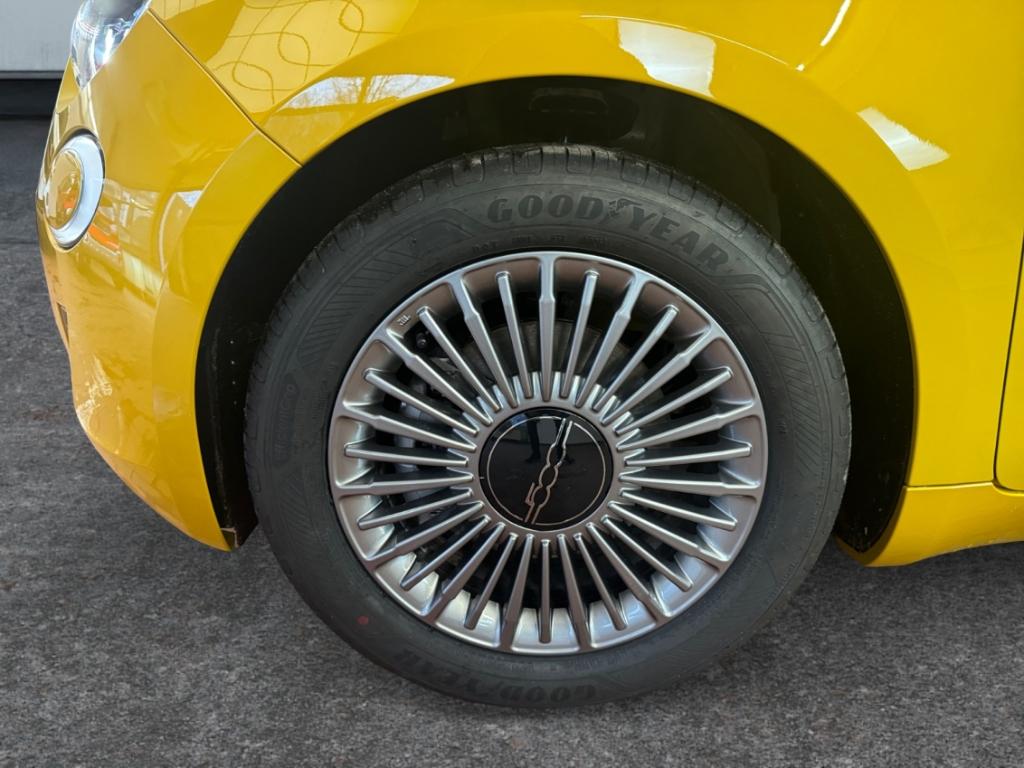 Fiat 500 Torino Hybrid PDC VOLL-LED KLIMAAUT. APPLECA