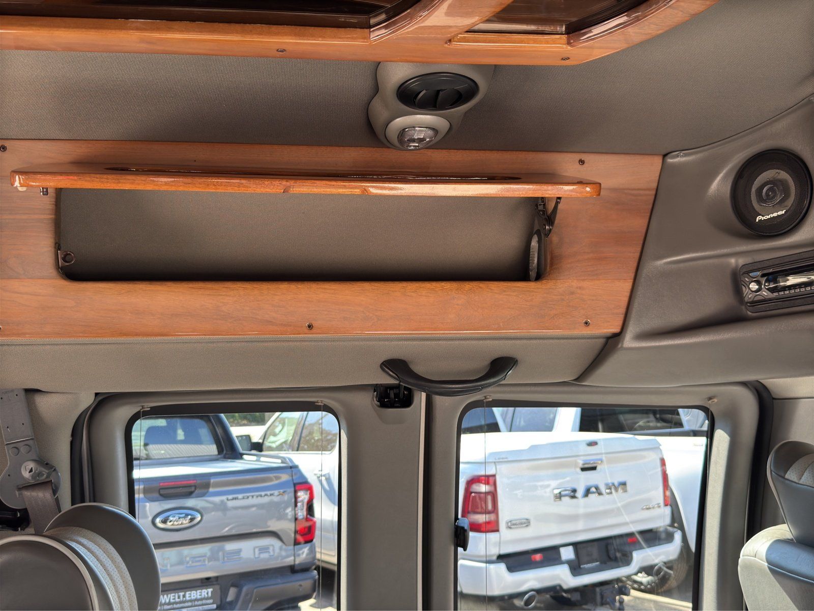 Fahrzeugabbildung Chevrolet Express 1500 Starcraft /Clean Carfax/ DVD/ BETT