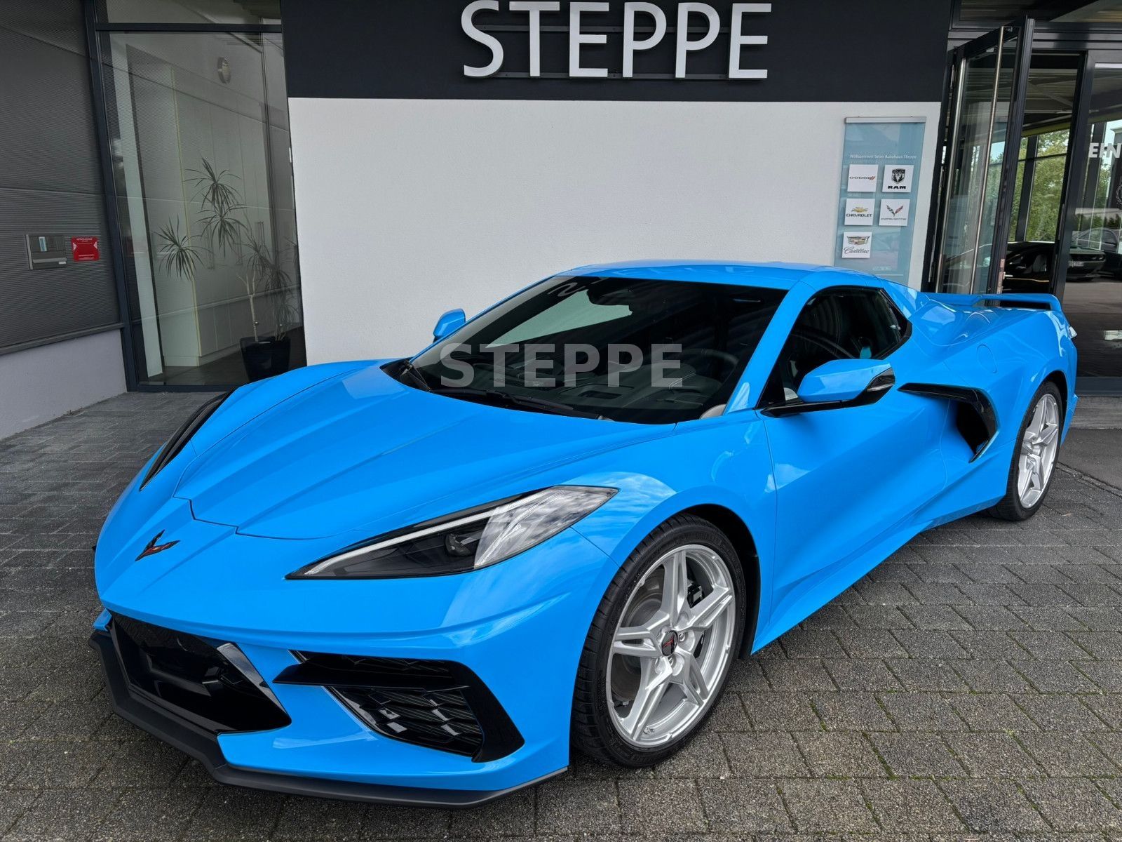 Corvette C8 Stingray Convertible 3LT Europamodell STEPPE
