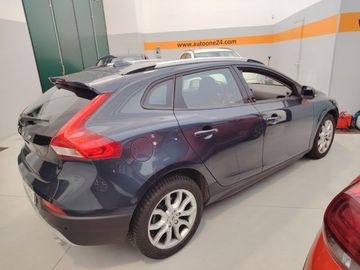 Volvo V40 Cross Country - 8