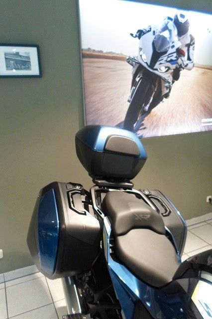 Fahrzeugabbildung BMW S1000XR mit Koffer & Topcase nur 782KM