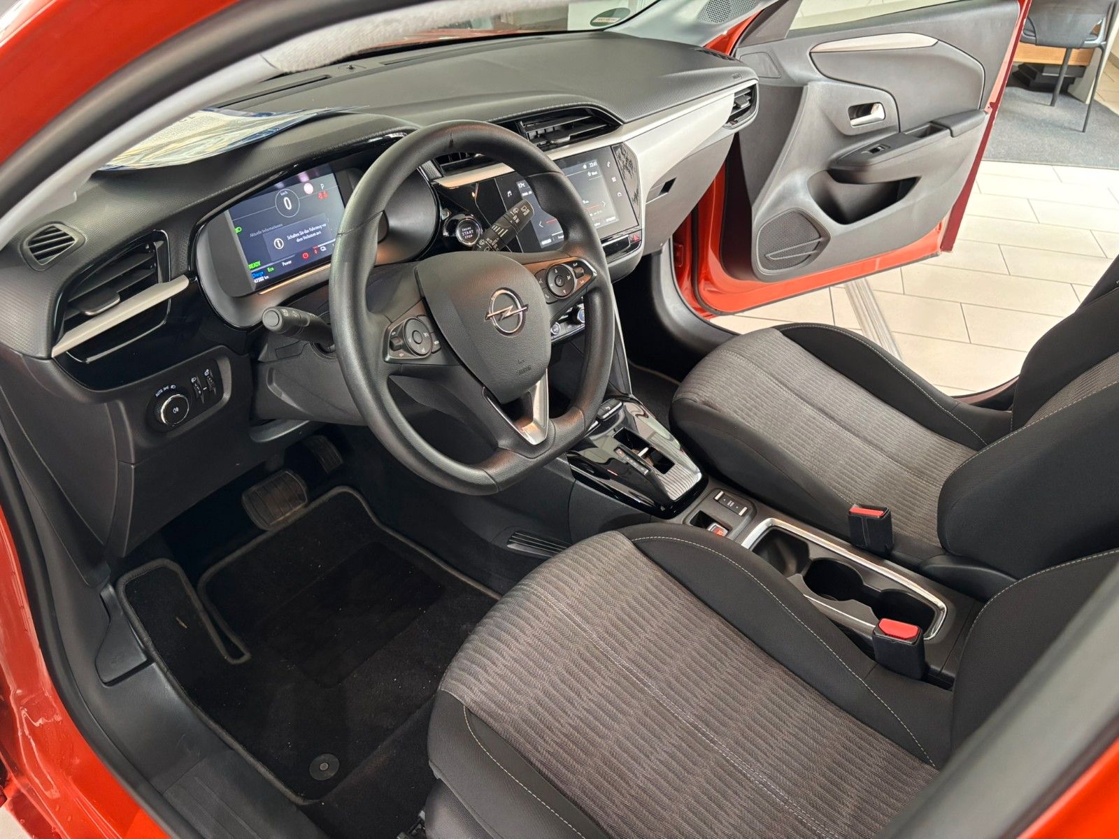 Fahrzeugabbildung Opel Corsa-e F EDITION 7,4KW SHZ/PDC/NAVI/TEMPOMAT/50