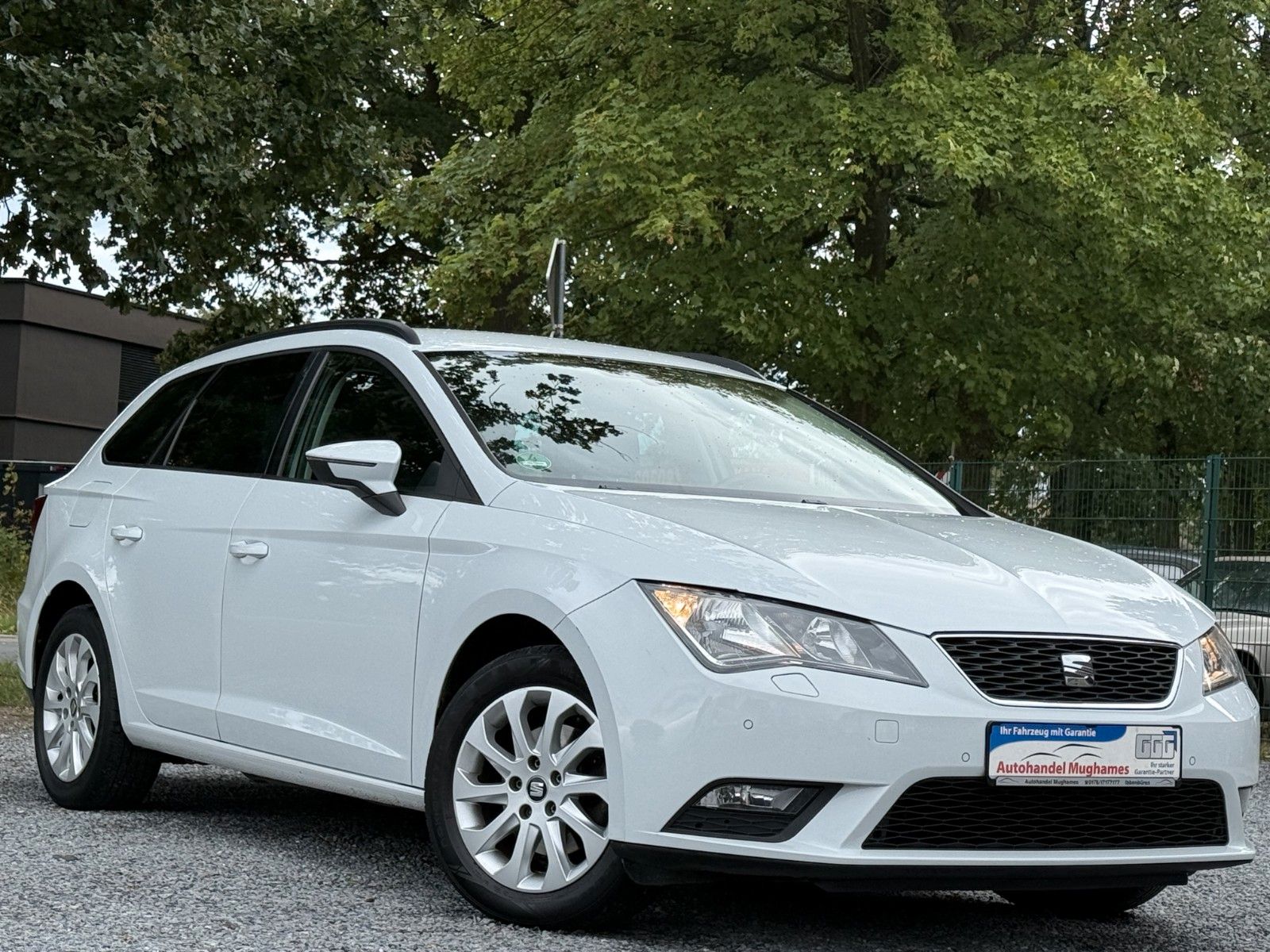 Seat Leon ST Style 1.6 TDI*Navi*AHK*1.Hand*SHZ*Tempo*