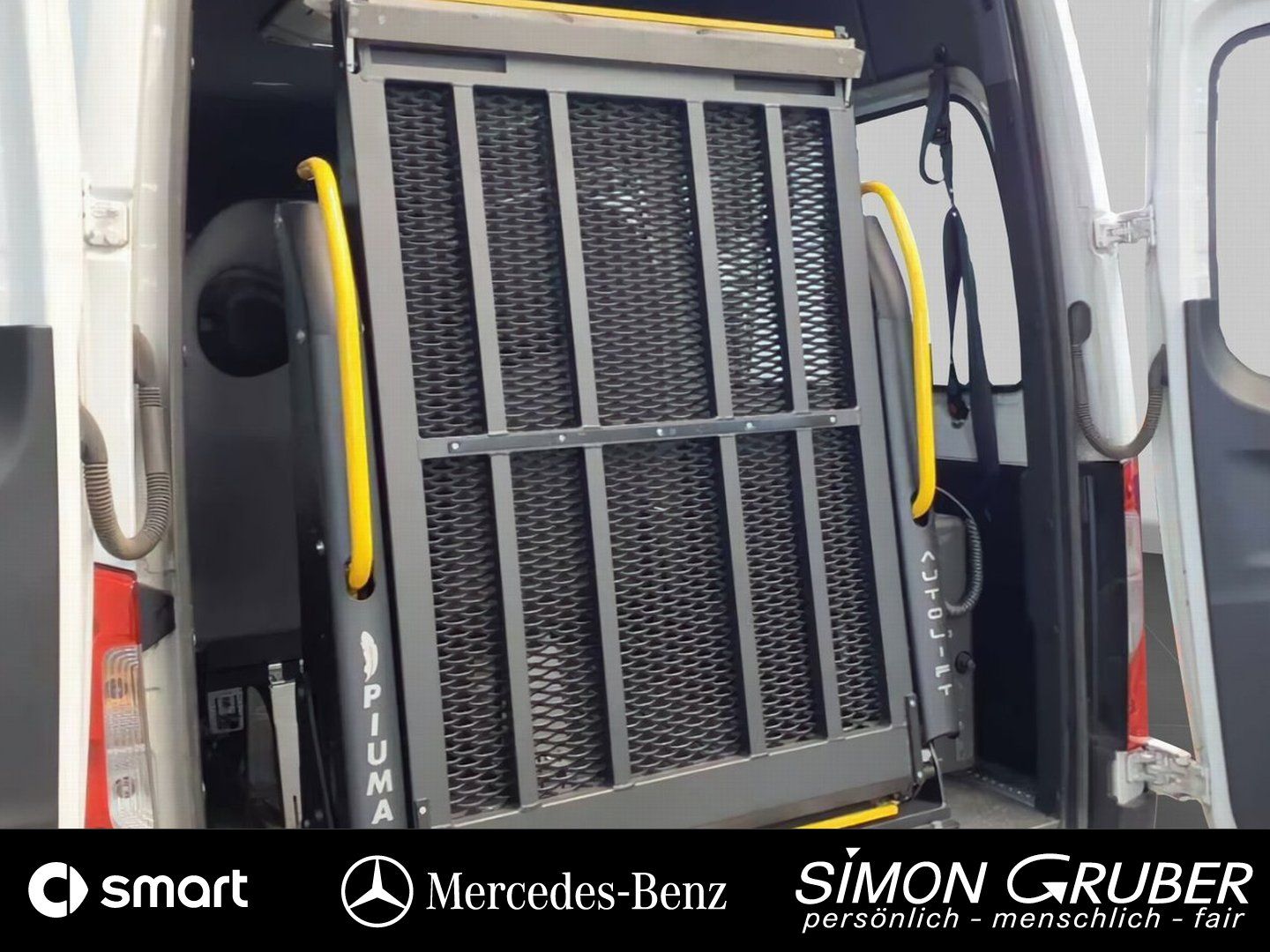 Fahrzeugabbildung Mercedes-Benz Sprinter 317 Tourer L2H2 Mobilität Rollstuhl
