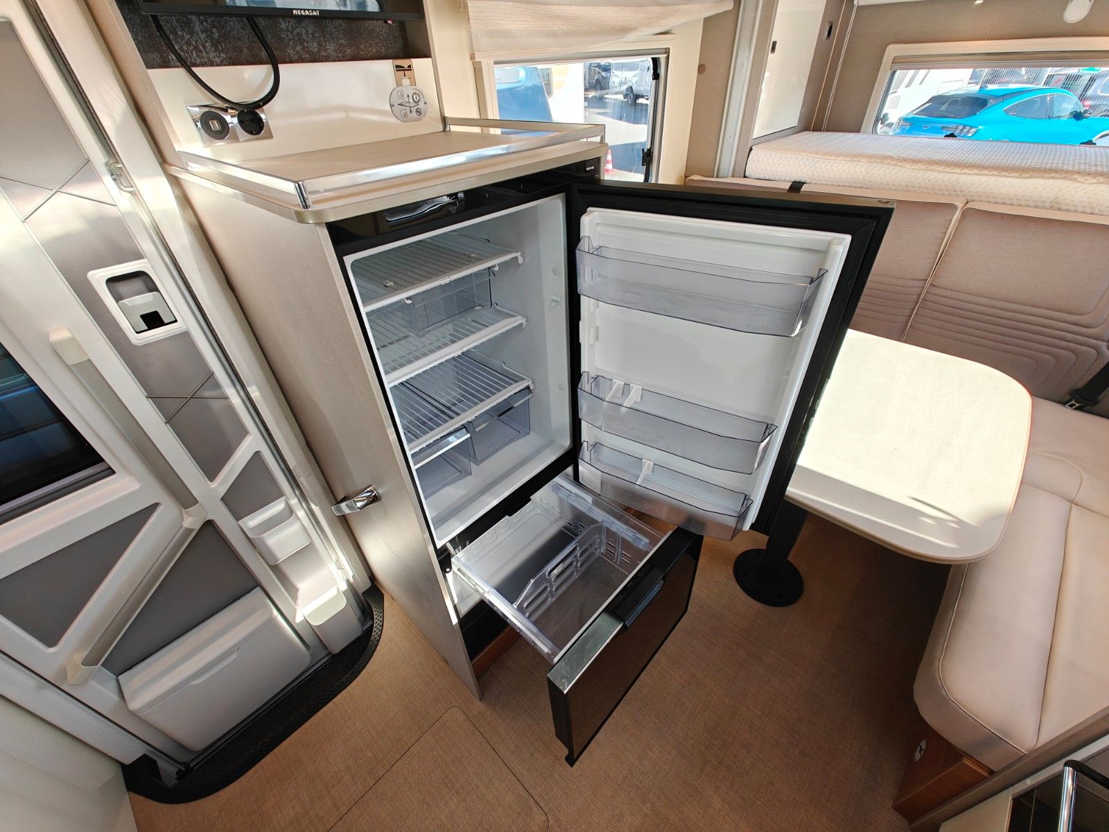 Fahrzeugabbildung Bürstner Lyseo TD Gallery 649 G Harmony Line - Backofen!