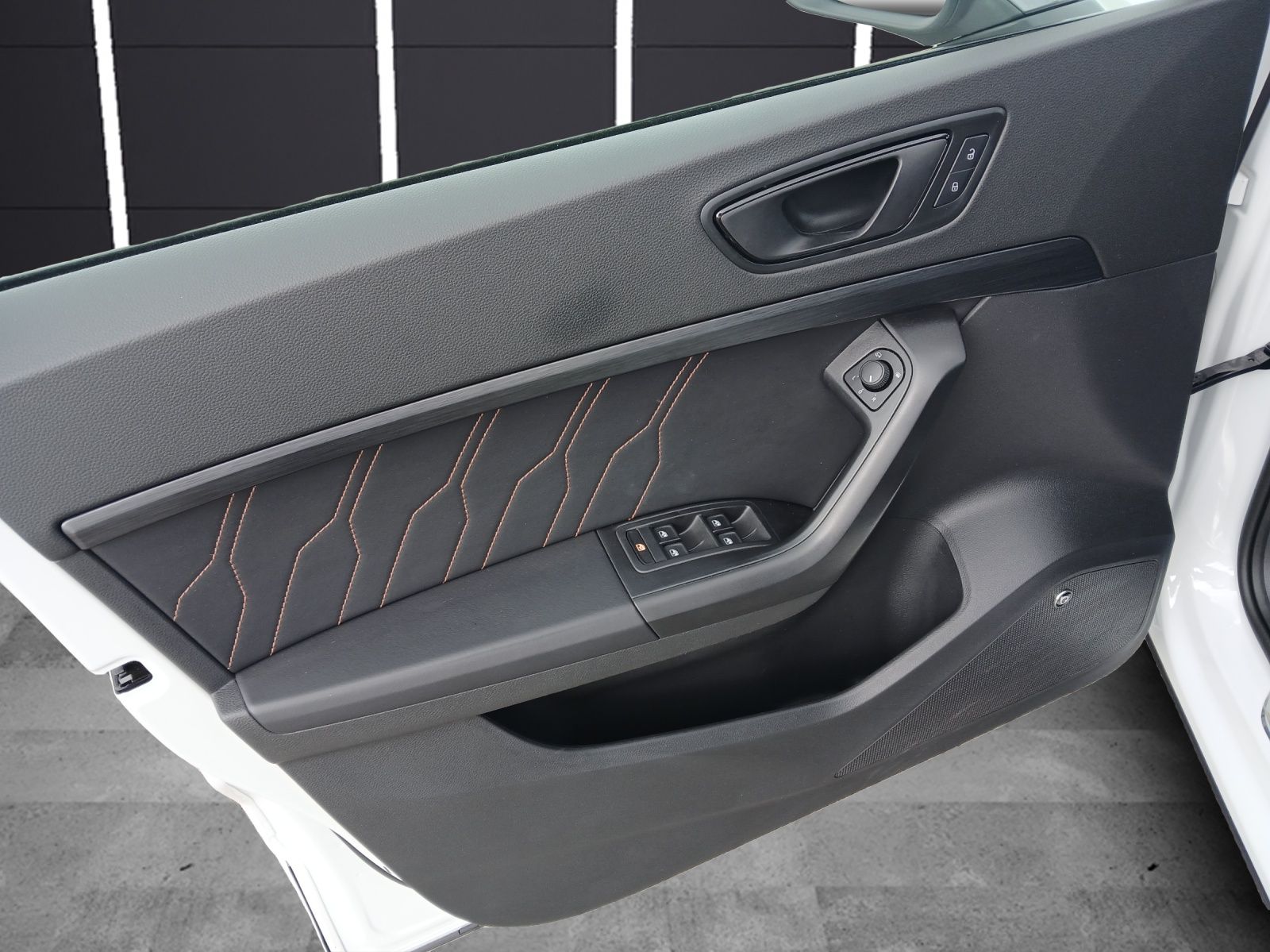 Fahrzeugabbildung CUPRA Ateca TSI DSG 4Drive LED AHK Navi AID ACC RFK be