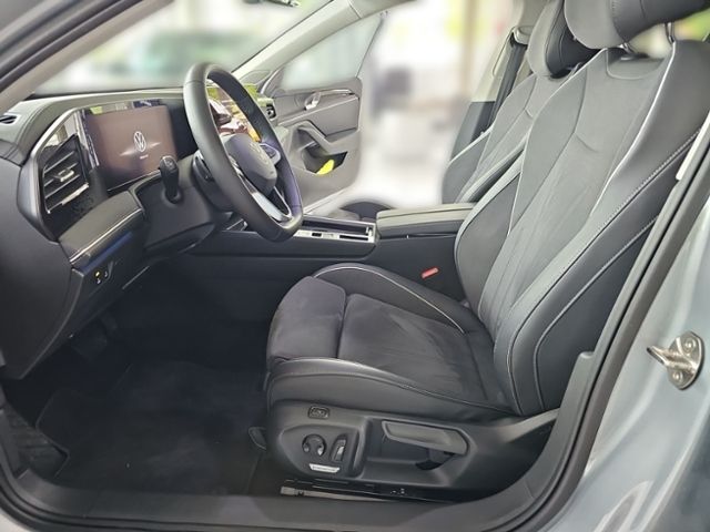 Fahrzeugabbildung Volkswagen Passat 1.5 TSI DSG Business LED NAVI SHZ AHK GJR