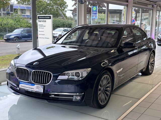 BMW 750i xDrive*2.HAND*S-HEFT*8xALU*KEYGO*KAMERA*TOP