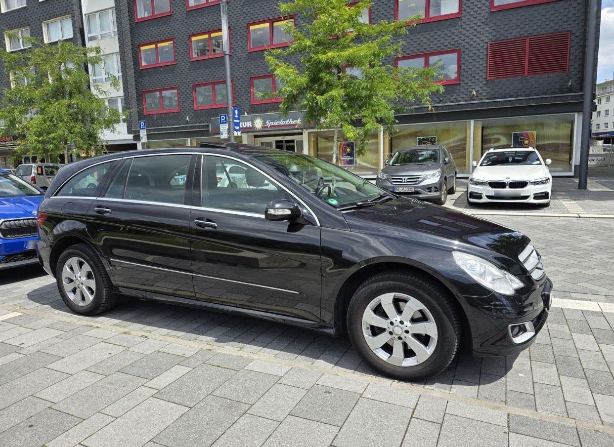 Mercedes-Benz R320 2007 — rear view