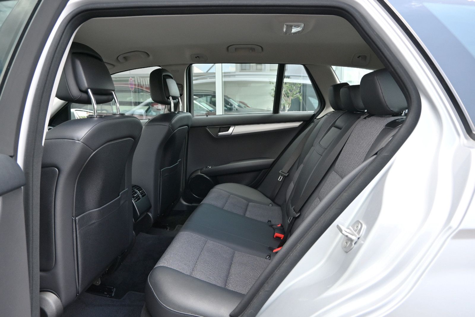 Fahrzeugabbildung Mercedes-Benz C 250 T BlueEFF. AVANTGARDE Facelift °AHK°COMAND
