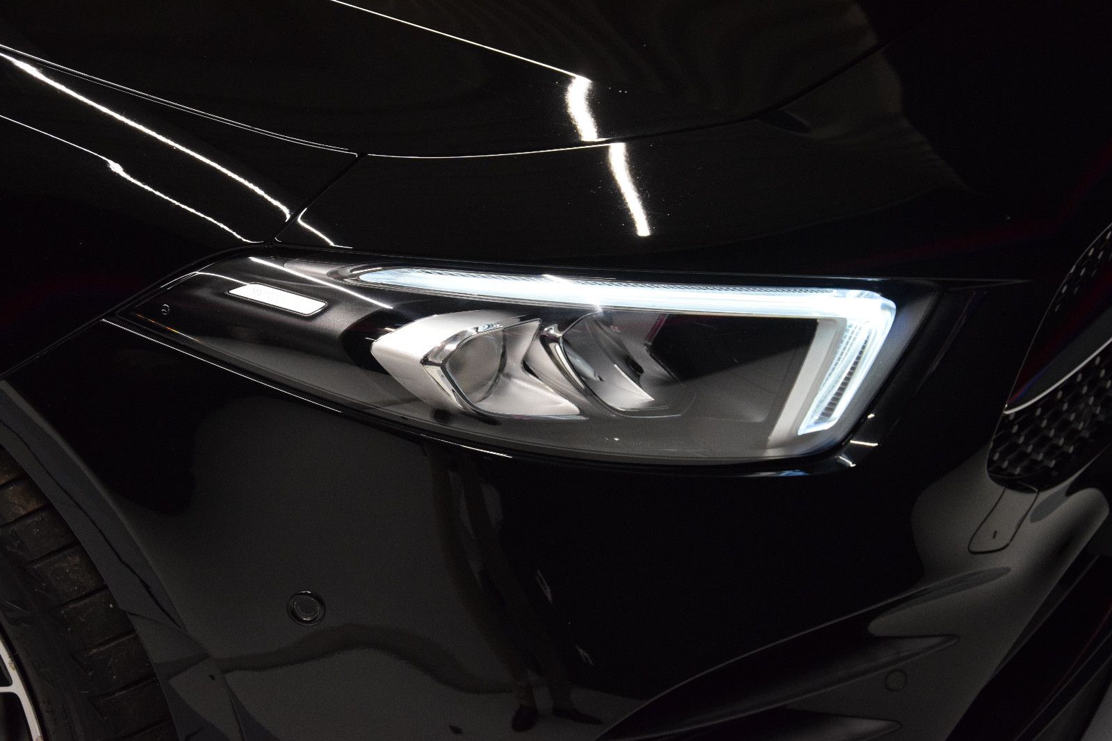 Fahrzeugabbildung Mercedes-Benz A 250 e Edition 2020 AMG Kamera LED MBUX Night