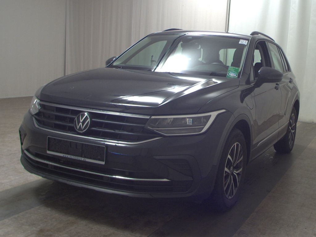 Volkswagen Tiguan — hlavná fotografia