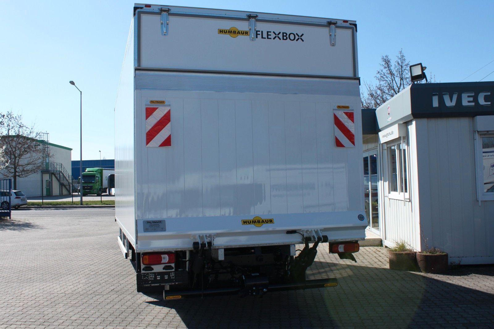 Fahrzeugabbildung Iveco Daily 72 C 21HA8 Koffer LBW u. AHK