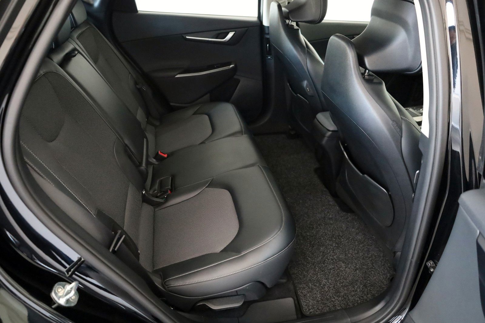 Fahrzeugabbildung Kia EV6 Air 77,4 kWh, Leder,Navi,LED,SH,Kamera,ACC