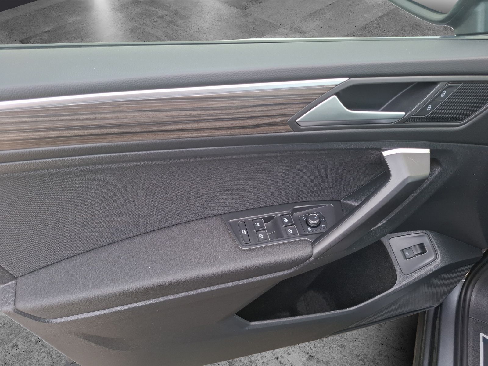 Fahrzeugabbildung Volkswagen Tiguan Allspace TDI Elegance DSG 4M Matrix AHK N