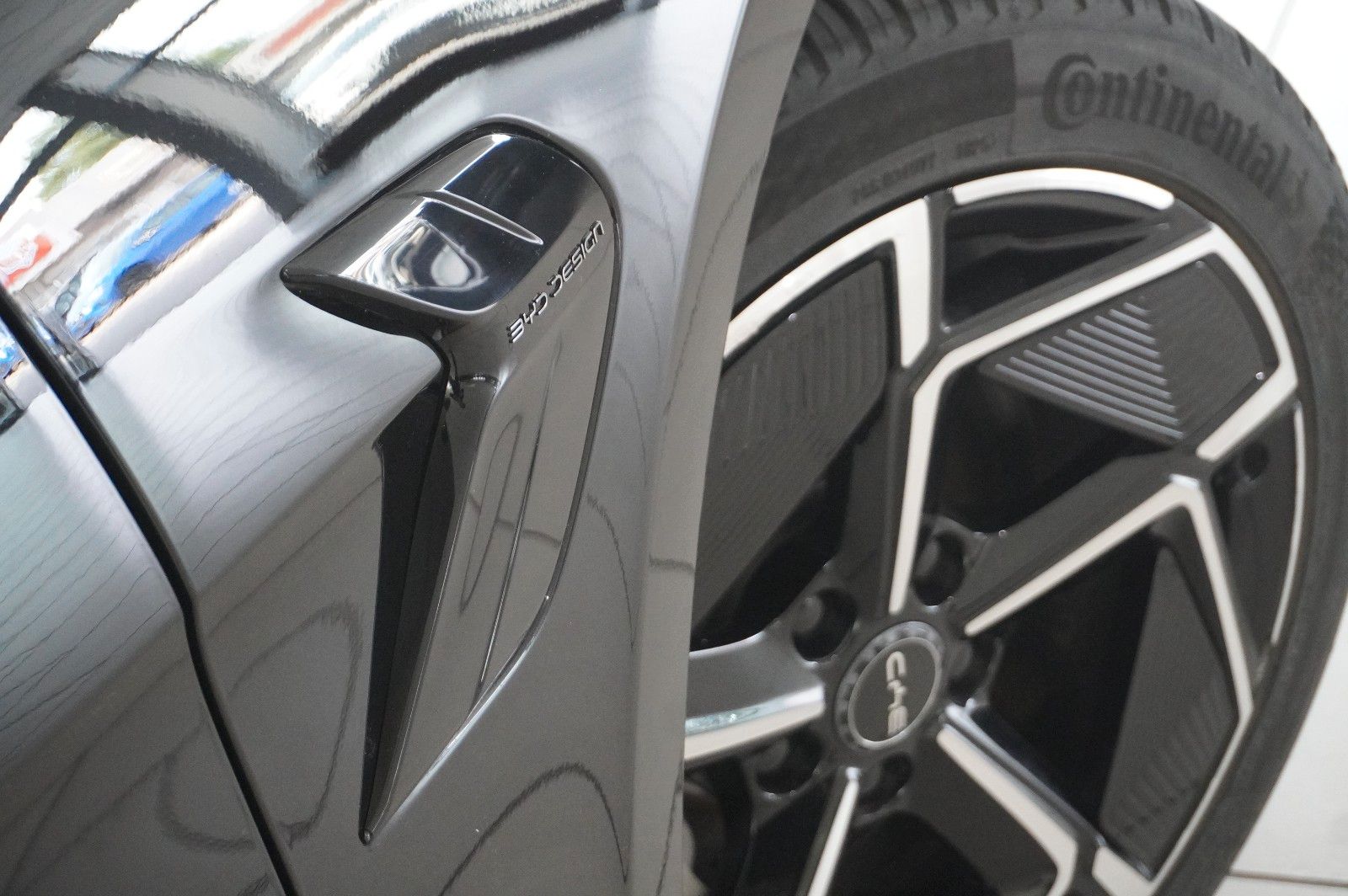 BYD SEAL