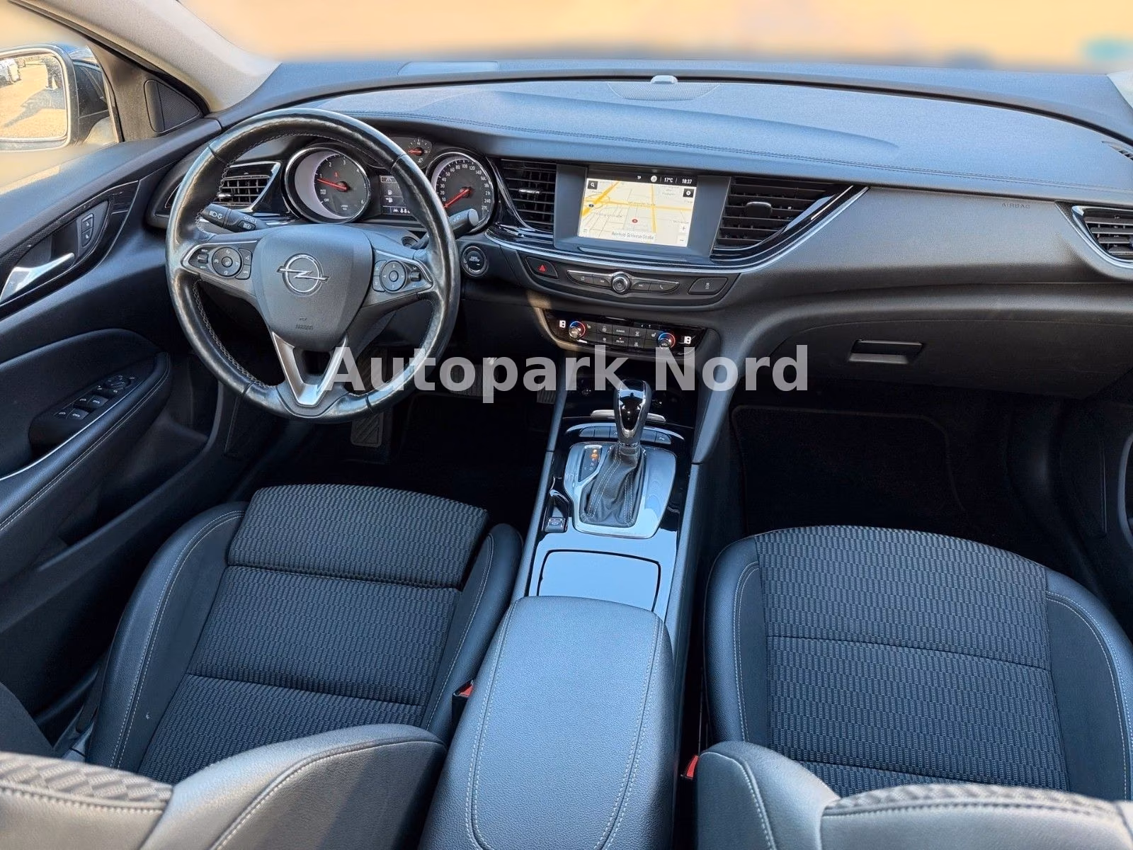 Opel Insignia 2.0D Aut. 128kW Elegance GS/1.HAND/LED