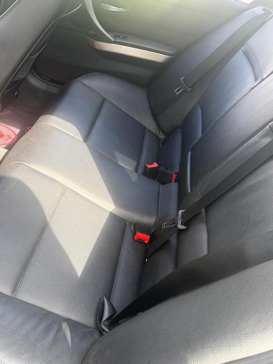 BMW 320 2011 — photo 12