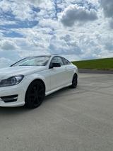 Mercedes-Benz C 350 Coupé Autom. - - Mercedes-Benz C 350 mit Benzin-Antrieb: Coupe
