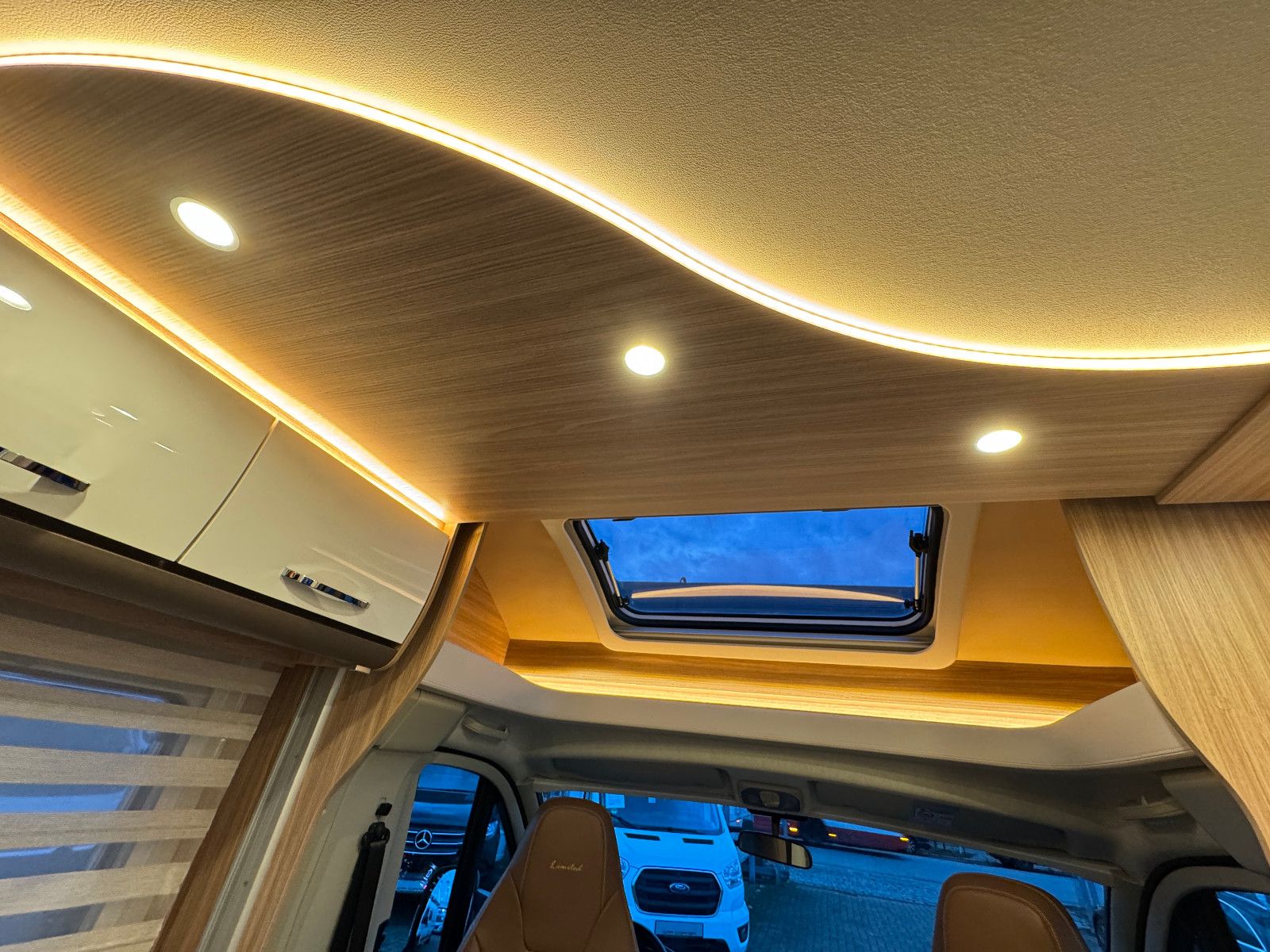 Fahrzeugabbildung Bürstner LIMITED T 690 G FIAT 9G-AUTOMATK HUBBETT SAT TV