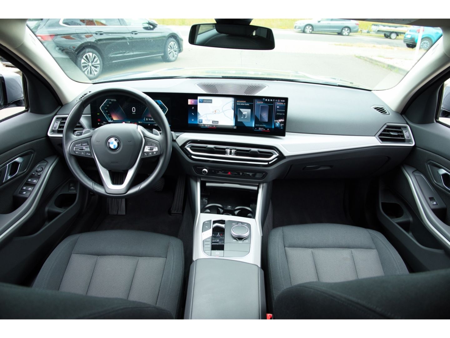 BMW 320 d xDrive Touring Navi LED SHz Apple CP foto 21