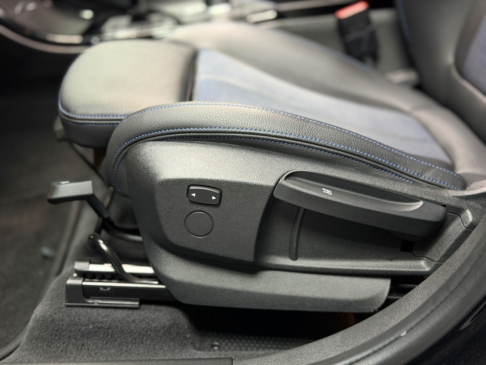 Fahrzeugabbildung BMW X1 xDrive 20d M SPORT|PANORAMA|AUTOMATIK|ACC