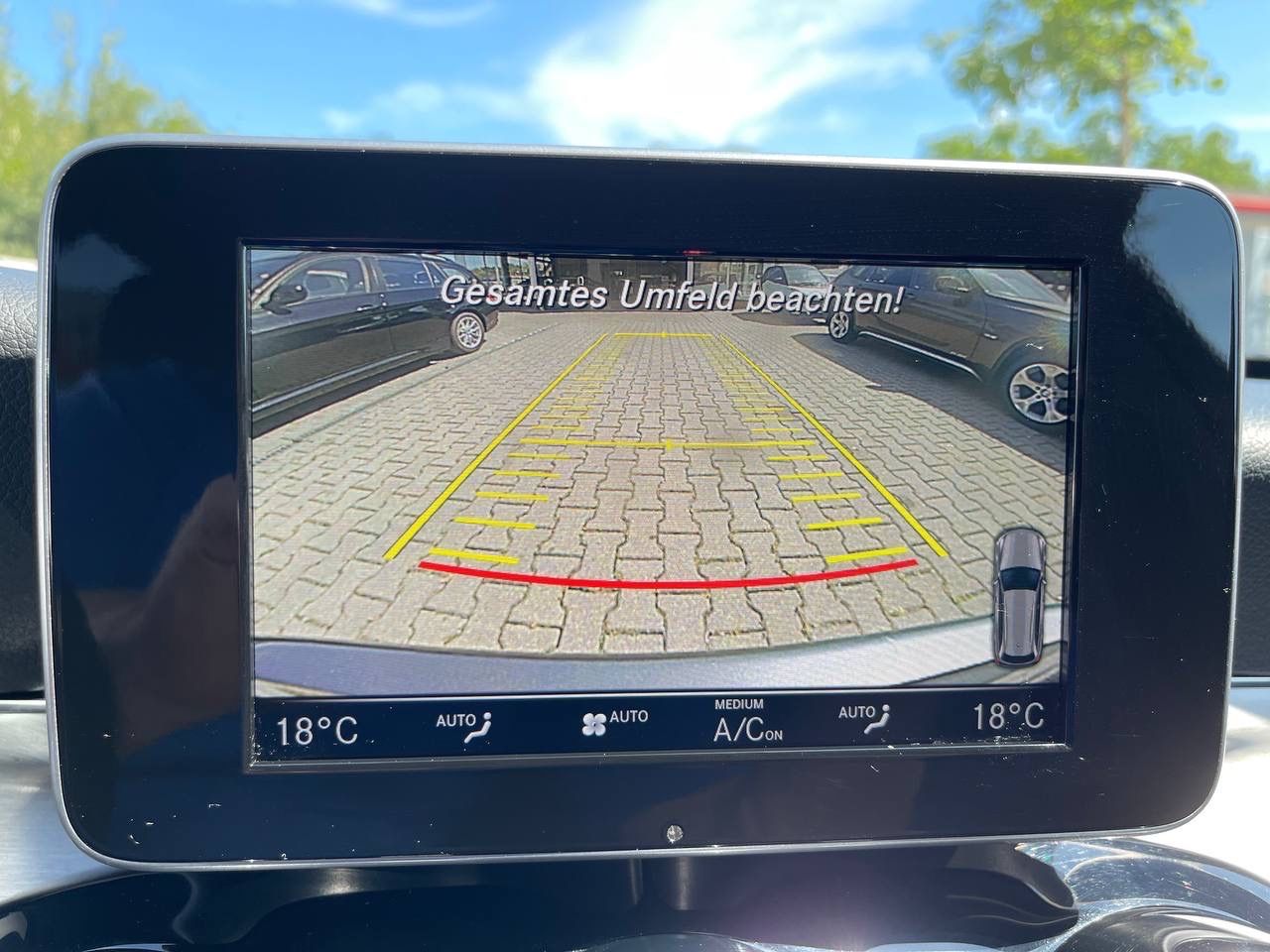 Fahrzeugabbildung Mercedes-Benz C 250 CGI T AMG*Panorama*Totwinkel*AHK*Kamera*
