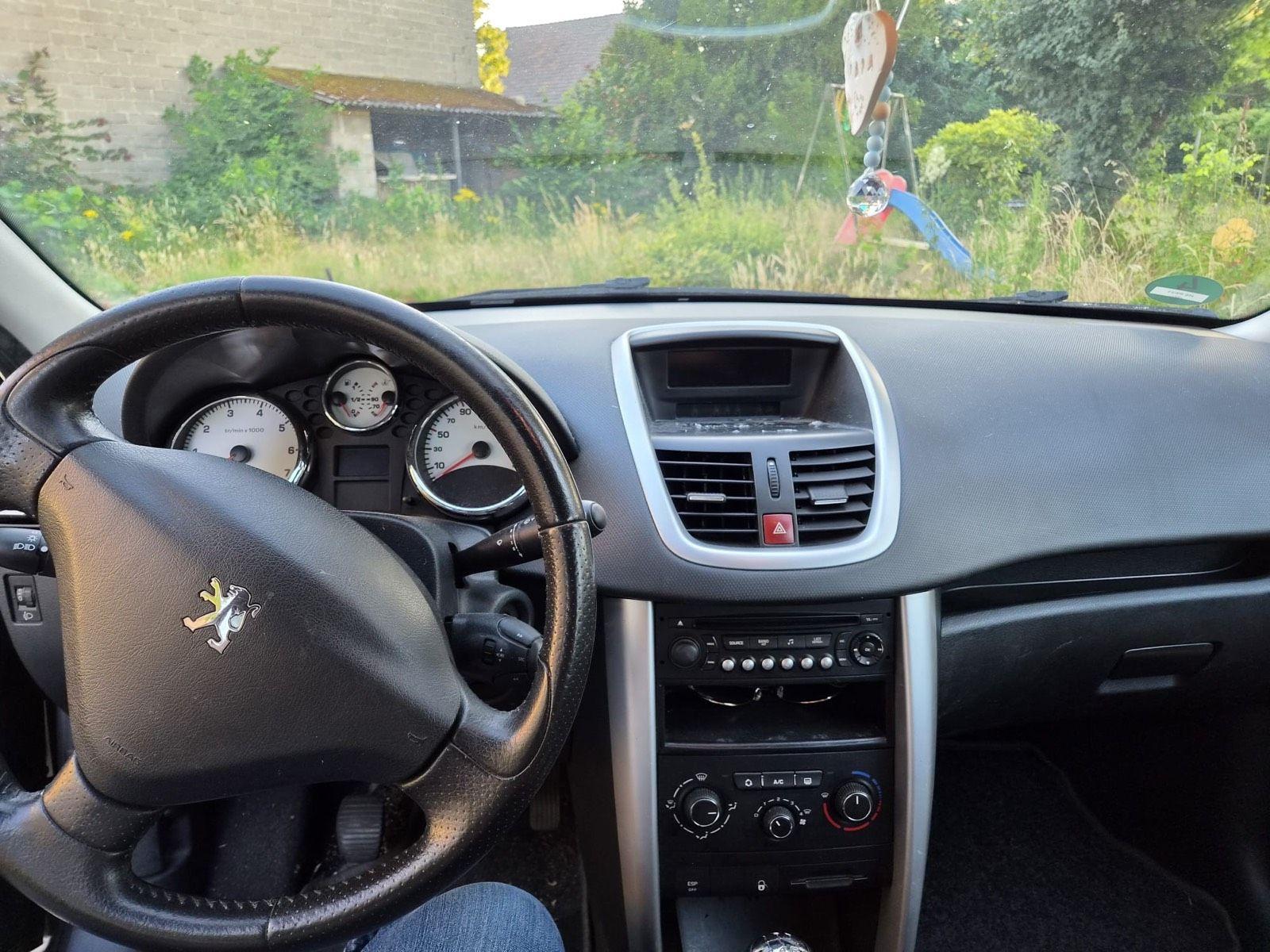 Peugeot 2008 2010 — photo 5