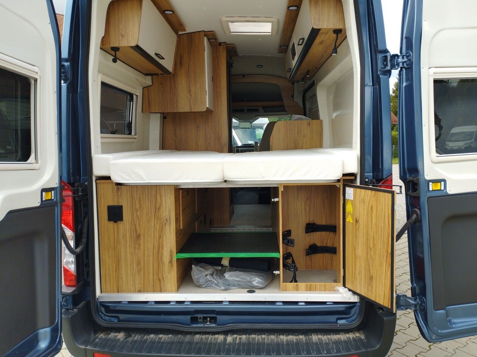 Fahrzeugabbildung Karmann Dexter 4x4 DE 570 AW Klima, Heizung 4KW, RFK