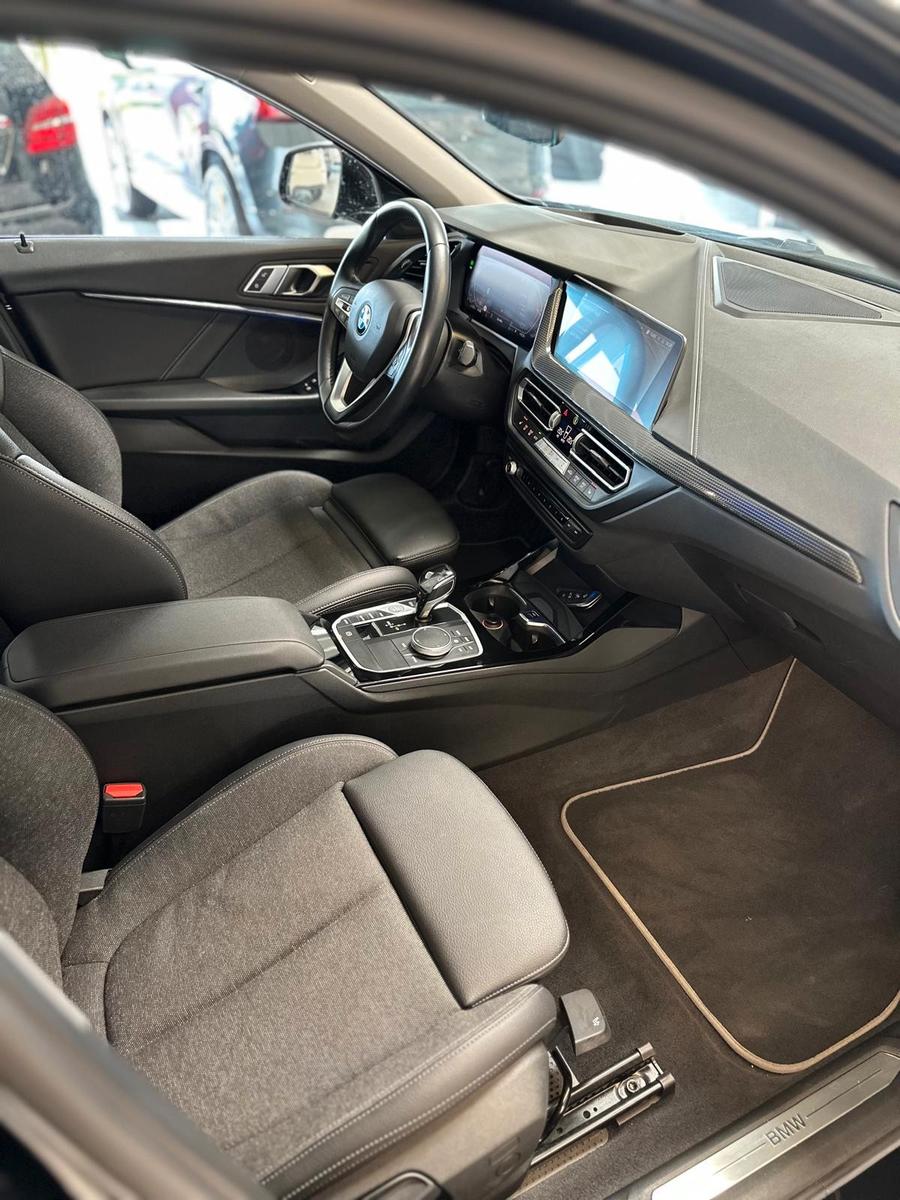 BMW 118i 1 Limousine Navi HeadUp Sport Line 8fach