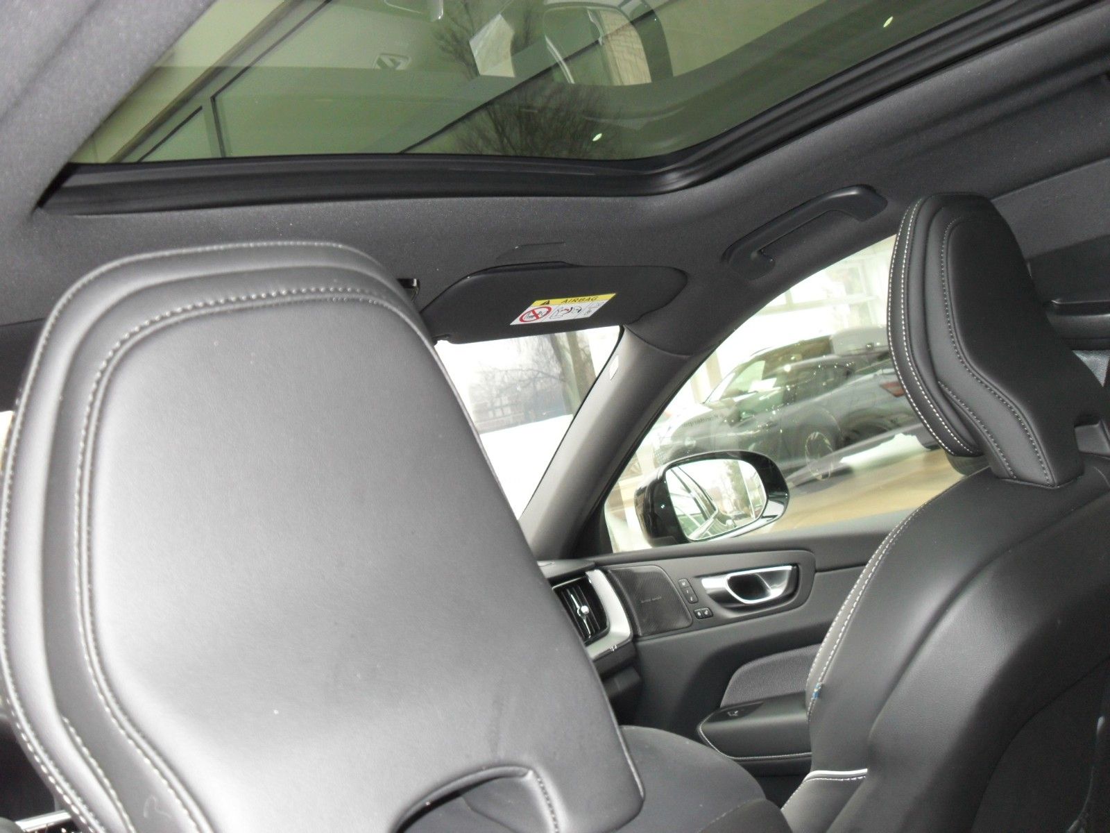 Fahrzeugabbildung Volvo XC 60 B5 Ultra Black Edition AWD |