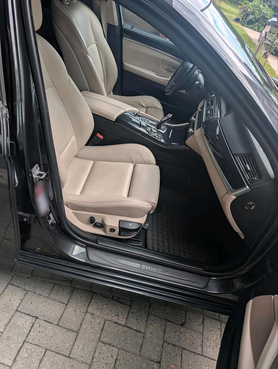 BMW 525 2013 — interior