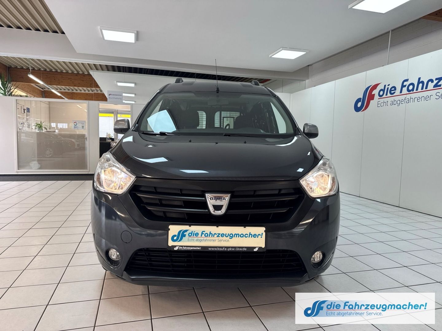 Fahrzeugabbildung Dacia Dokker Celebration ACC Apple CarPlay Android Aut