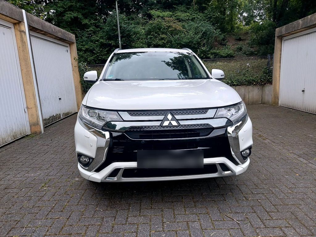 Image of Mitsubishi Outlander