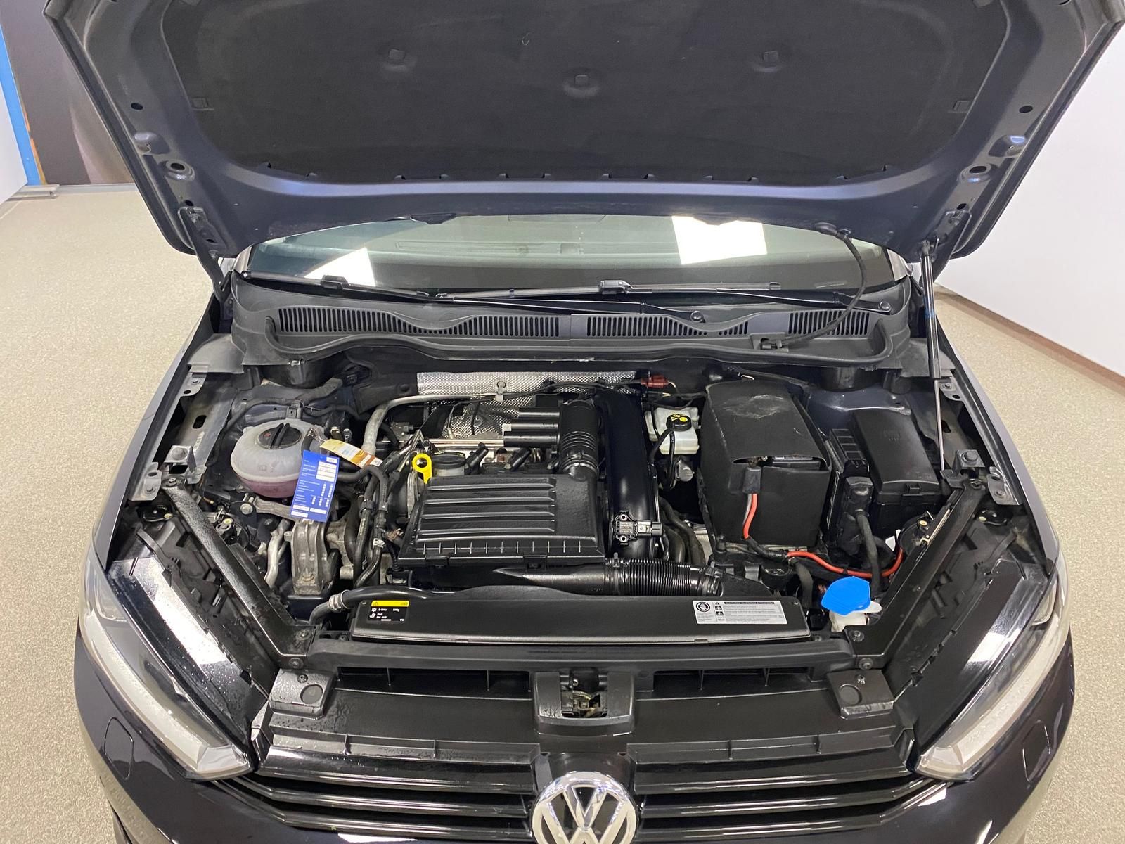 Fahrzeugabbildung Volkswagen Golf VII SPORTSVAN 1.2 TSI+ACC+SITZHEIZ+GARANTIE