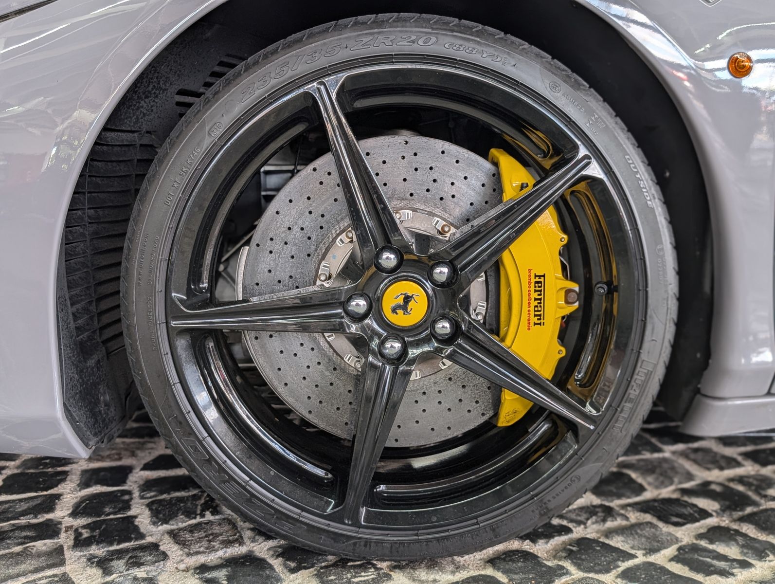 Fahrzeugabbildung Ferrari 458 Italia Racing Seats Carbon CRPK F1 CAM 20"