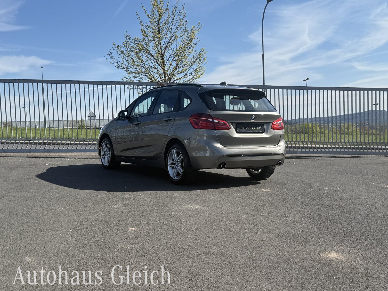Fahrzeugabbildung BMW 2er Active Tourer - 220i Sport Line Autom./Klima