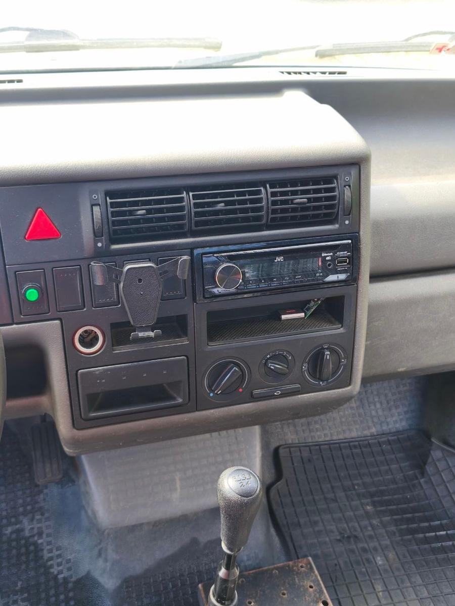 Volkswagen VW T4 Pritsche Bundeswehr 3-Sitzer