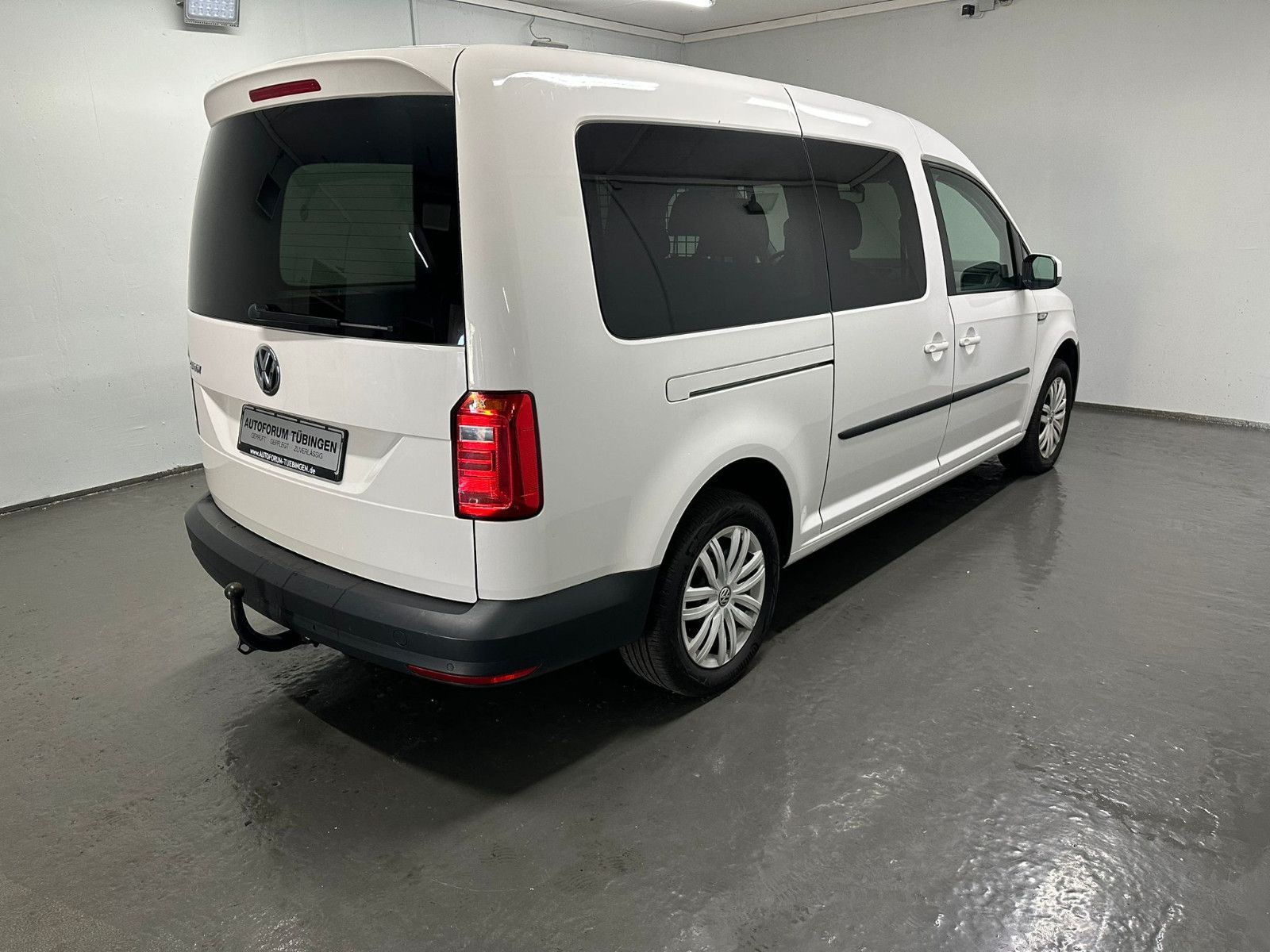 Fahrzeugabbildung Volkswagen Caddy Maxi 2,0TDI 5-Sitzer*AHK*TEMPO*NAVI*