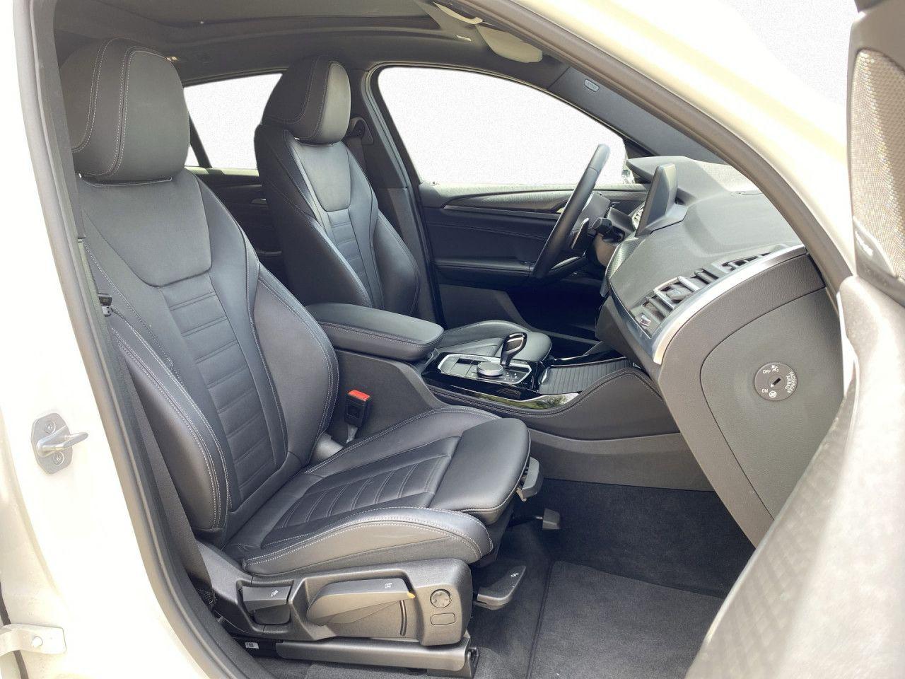 BMW X4 xDr 20i M SPORT Laser,AHK,Pano,H/K,HUD,St+Go